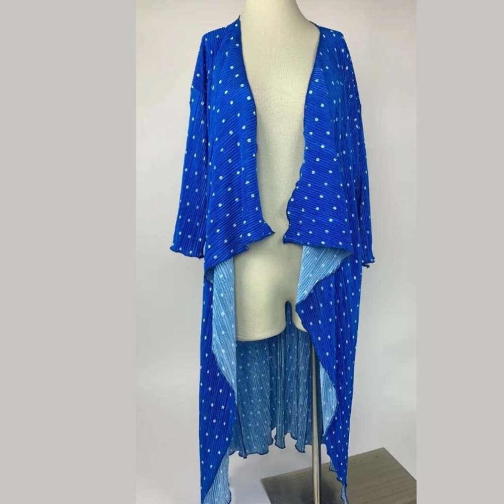 LulaRoe “Shirley” Pleated Kimono